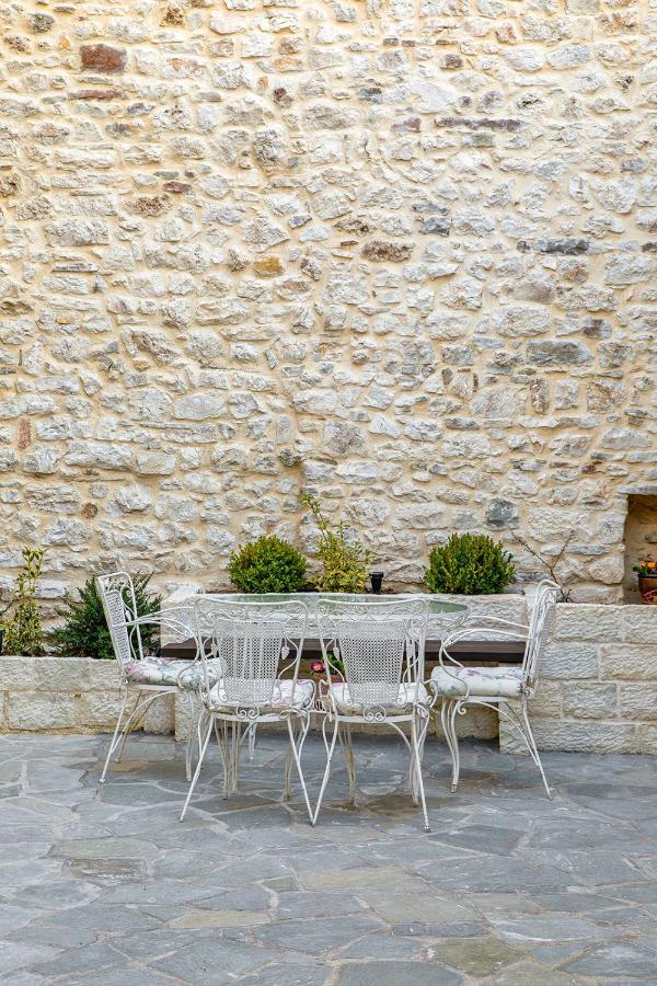 Petrou Suites Ioannina Exterior photo